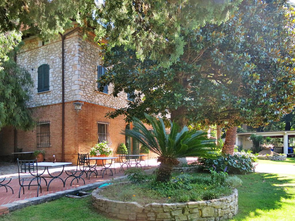 Borgo Degli Aranci Aparthotel San Giuliano Terme Bagian luar foto